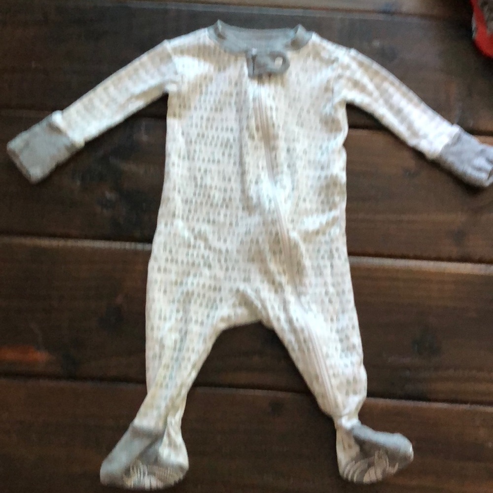 Burt’s bees 0-3 months never worn